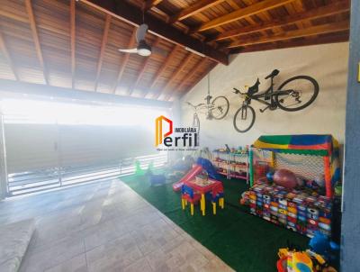 Casa Usada para Venda, em Pindamonhangaba, bairro Parque das Palmeiras, 2 dormit�rios, 1 banheiro, 1 su�te, 2 vagas